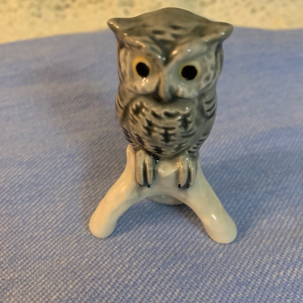 Vintage Goebel Owl figurine, 2.5 inches tall.